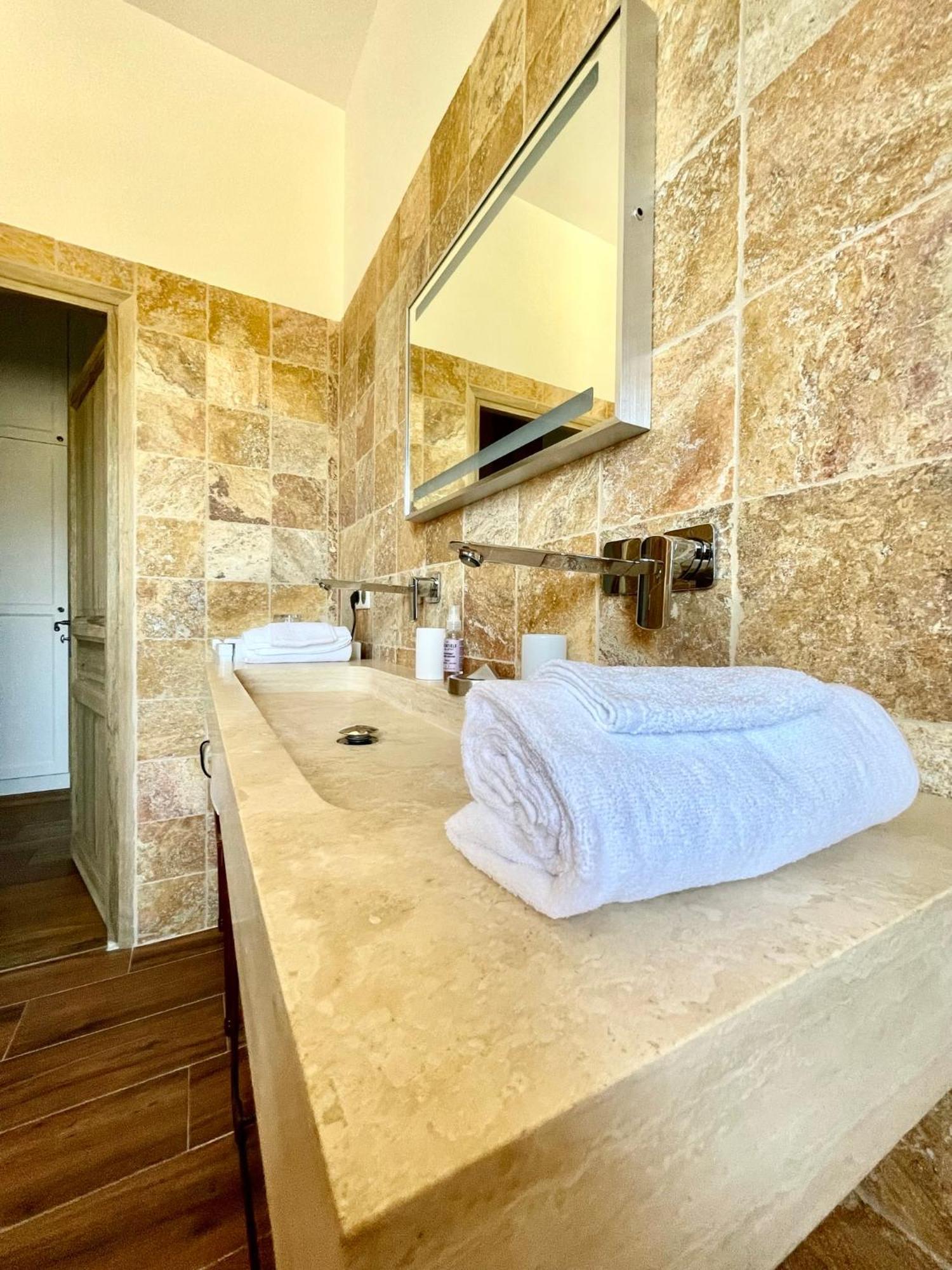 Bed and Breakfast La Soleillade Aixoise Aix-en-Provence Zimmer foto